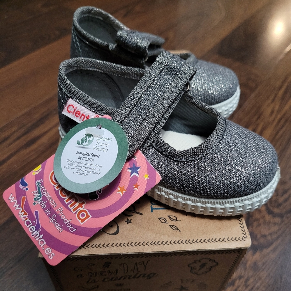 Cienta grey Mary Jane sneaker, size 3.5 baby/walker/toddler, NWT